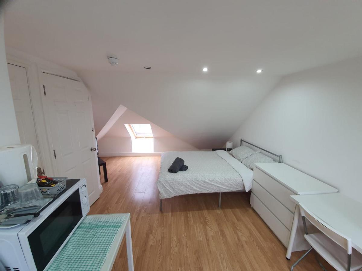 Eastwood Rooms Goodmayes Ngoại thất bức ảnh